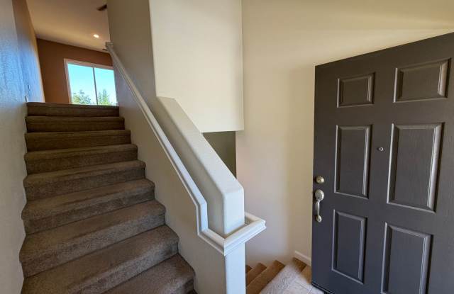3 Story Townhome Gallery 3