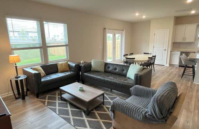 Beautiful corner home in Wendell- 3 Bedroom 2.5 bath - wonderful amenities! Gallery 4