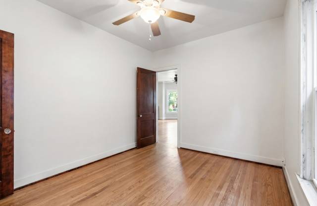 309 Chicago Avenue Gallery 1