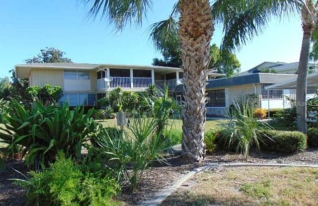 3075 LOS ALTOS DRIVE Unit C - 3075 Los Altos Drive, Belleair Bluffs, FL 33770