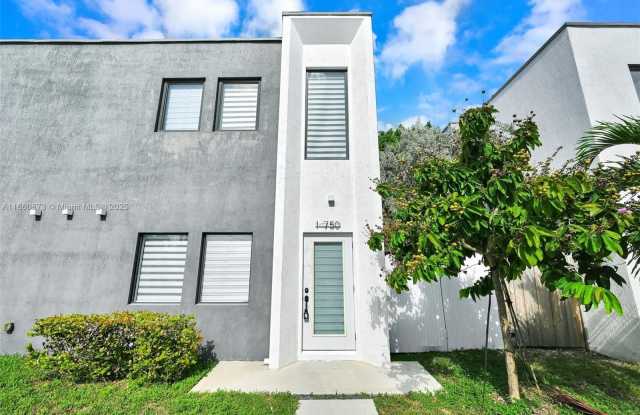18750 SW 117th Ave photos photos