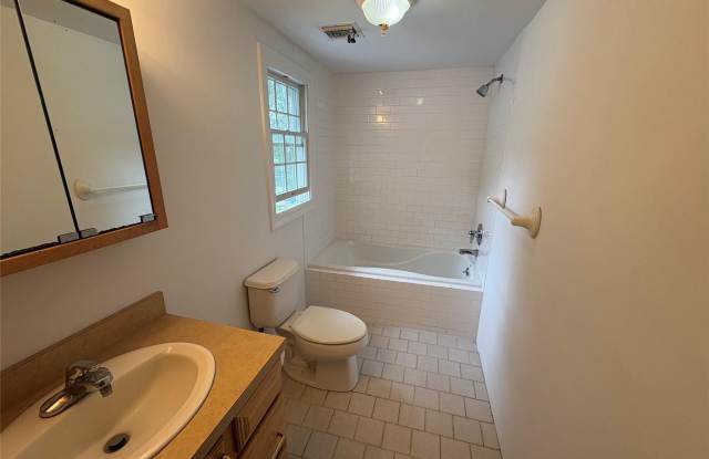 17 Woodfield Avenue Gallery 4