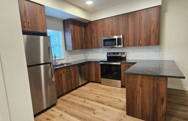 Stunning Town House in Garden City Gallery 4