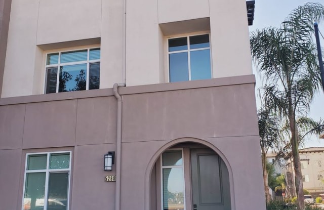 5298 Campus Dr - 5298 Campus Drive, Dublin, CA 94568