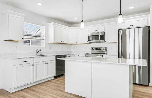 1 Month FREE Rent! Applied to Your First Full Month. Terms & Conditions Apply. Gallery 3
