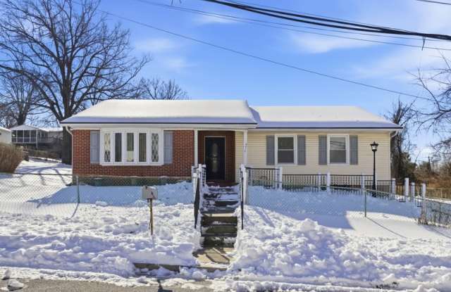 4315 Spencer Street photos photos