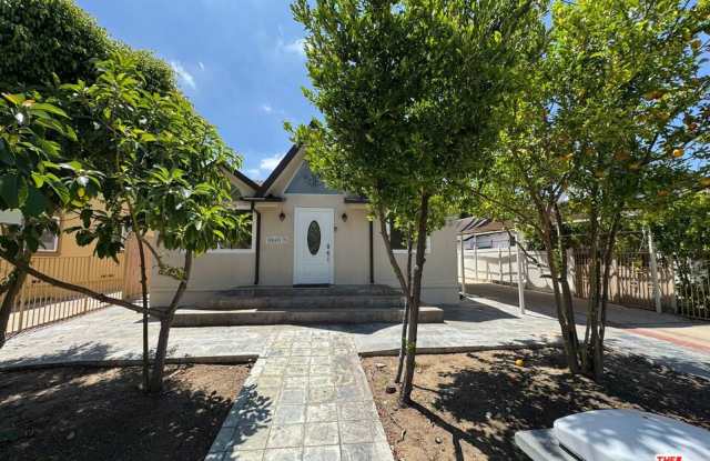 5049 Hesperia Avenue Gallery 2