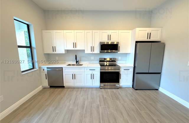 1847 SW 44th Terrace Gallery 3