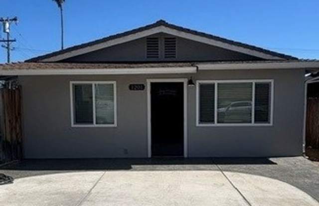 Pet Friendly Single Level Home- All Utilities Included! photos photos Pet Friendly Single Level Home- All Utilities Included! photos photos
