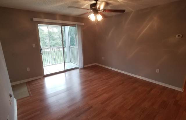 806 Lake Haven Square #205 Gallery 3