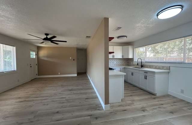 NEW, NEW NEW in Hanford photos photos