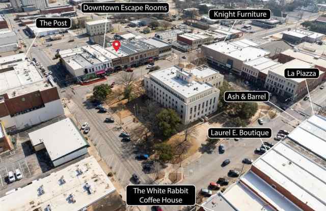 105 S Travis Street photos photos