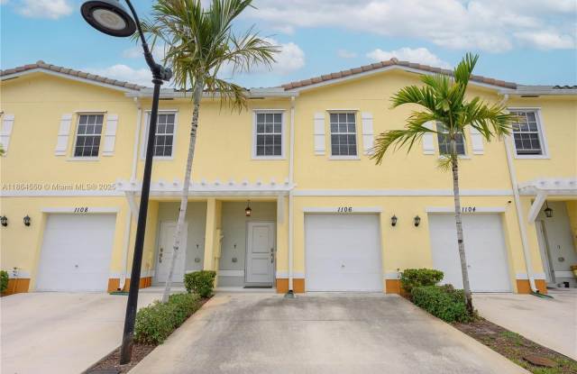 1106 NW 40th Ter photos photos