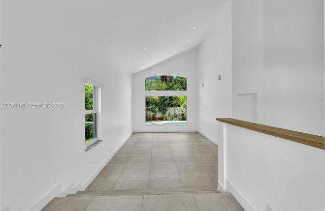 3433 Southwest 52nd Court Gallery 3