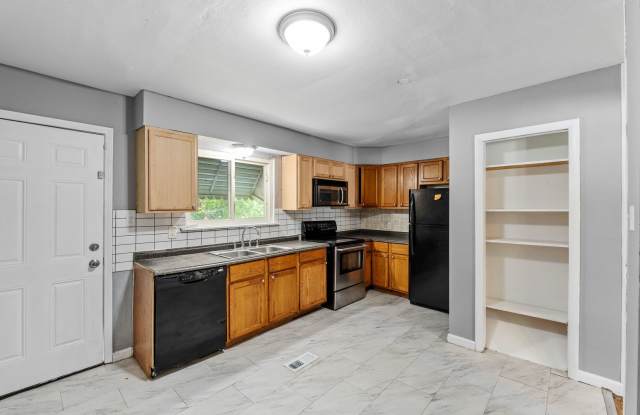 Move-in ready Single-Family Home for Section 8 Tenants in North County! Gallery 4