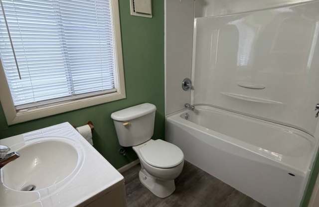 Newly Remodeled one bedroom house photos photos