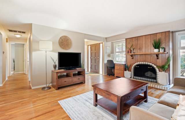 5330 Southwest Mayfair Court photos photos
