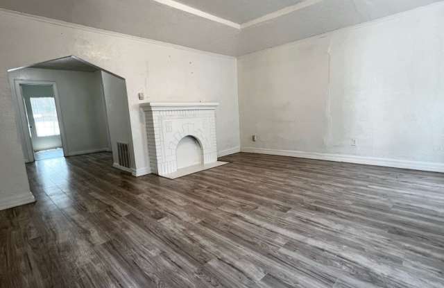 Huge 2 bed 1 bath Gallery 4