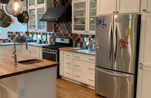 1719 McLendon Avenue NE Gallery 4