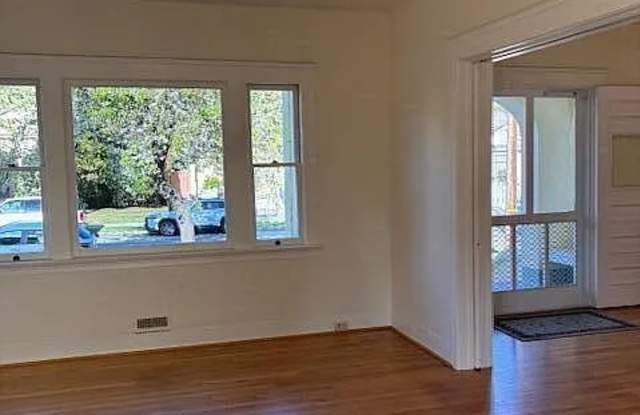 1119 Bath St photos photos