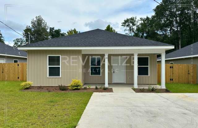 **OPEN HOUSE 08/17 1-3PM** 4 Bed/2 Bath Home with Storage Shed in Saraland photos photos