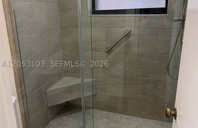 11325 SW 133rd Ct Gallery 3