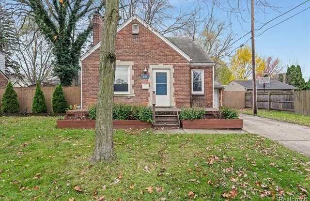 414 WELLESLEY Avenue - 414 Wellesley Avenue, Royal Oak, MI 48067