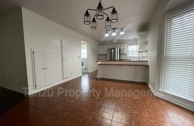113 Maplebrook Ct Gallery 3