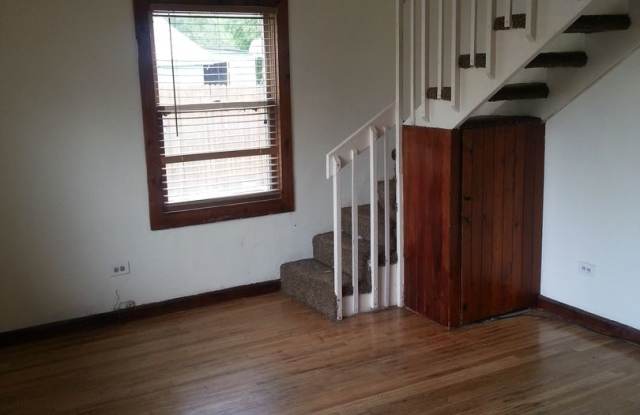 604 East Mansfield Gallery 3