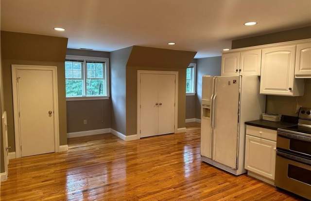 488 North Street - 488 North Street, Fairfield County, CT 06877