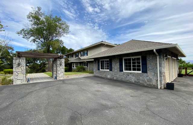 Panoramic Views and Quiet Luxury in Los Gatos photos photos