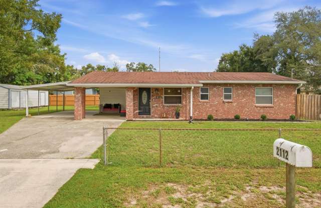 Tampa Home with Large Fenced Yard & Covered Parking Gallery 3