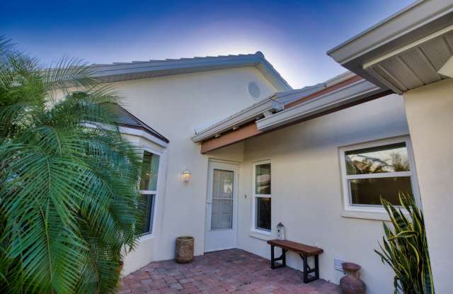 Seasonal Short-Term 2 Bedroom 2 Bathroom Villa located in Plantation! Gallery 3