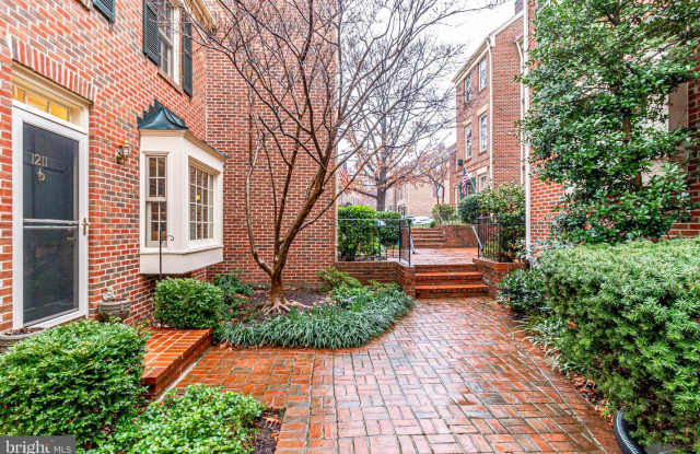 1211 MICHIGAN CT Gallery 3