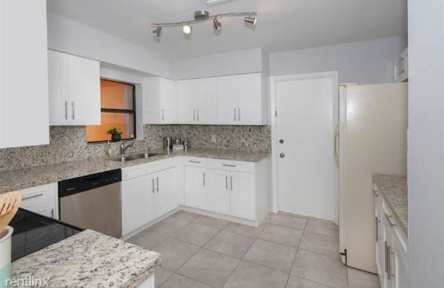 16742 Royal Poinciana Dr Gallery 4