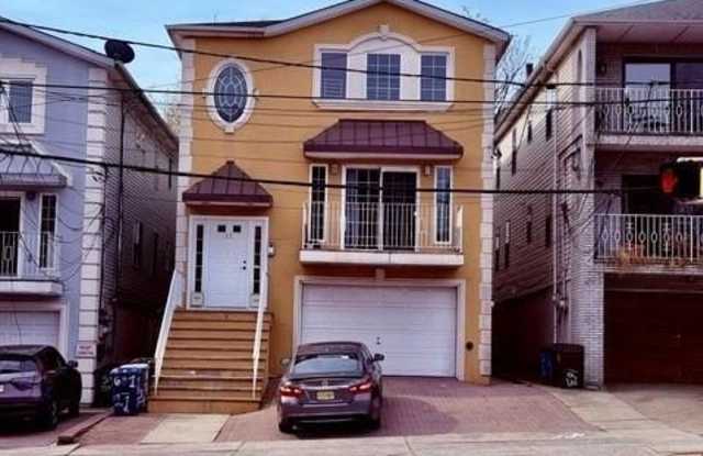 61 71st Street Gallery 1