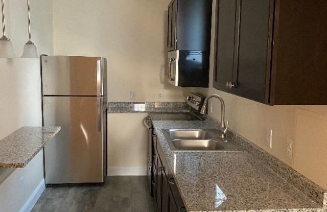 8 Brand Ave - 8 Brand Avenue, Wilmington, MA 01887