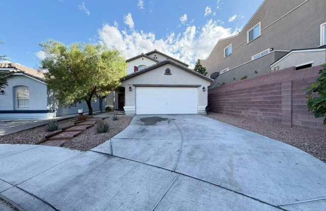 Come check out this beautiful 2,544 sqft 5 bed 3 bath home with an open floorplan! Gallery 1