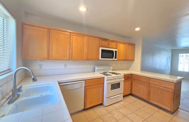 9300 Holly Ave #3 Gallery 3