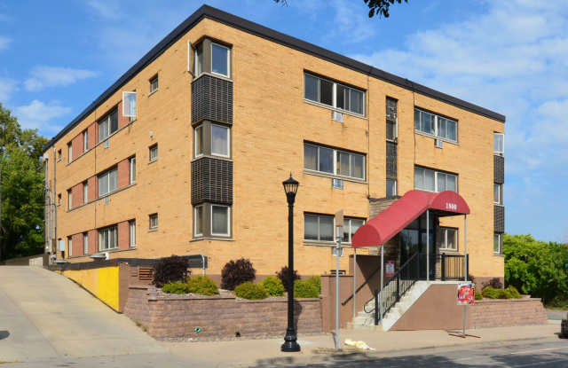 Charming 1-Bedroom Condo Available in Minneapolis! photos photos