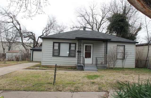 1712 Thompson Drive - 1712 Thompson Drive, Midwest City, OK 73110