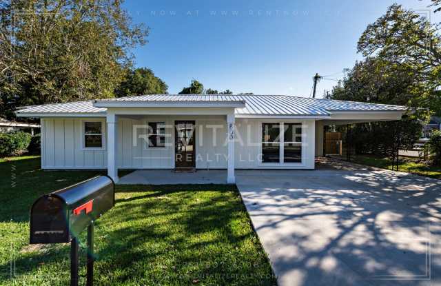 Perfect 3 Bd / 2 Ba Olde Towne Daphne Home! - 800 Daphne Court, Daphne, AL 36526 Perfect 3 Bd / 2 Ba Olde Towne Daphne Home! - 800 Daphne Court, Daphne, AL 36526