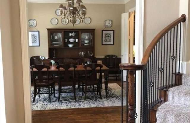 5901 Toppingham Street Gallery 4