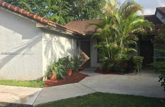 15205 SW 48th Ter photos photos