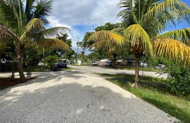 13510 5 avenue - 13510 Northwest 5th Avenue, North Miami, FL 33168