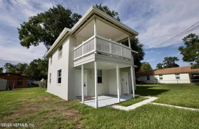1709 DOT Street Gallery 1