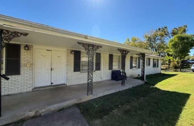 707 Skyline Ridge Dr - B Gallery 2