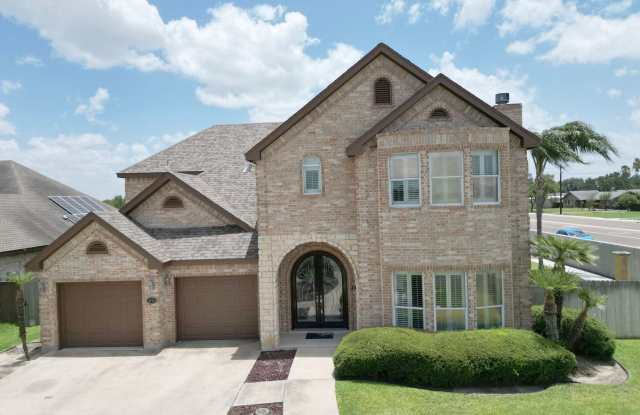 Gorgeous 4b/4.5bath house in McAllen photos photos