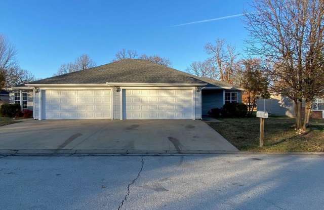1721 Redbud Drive Gallery 2