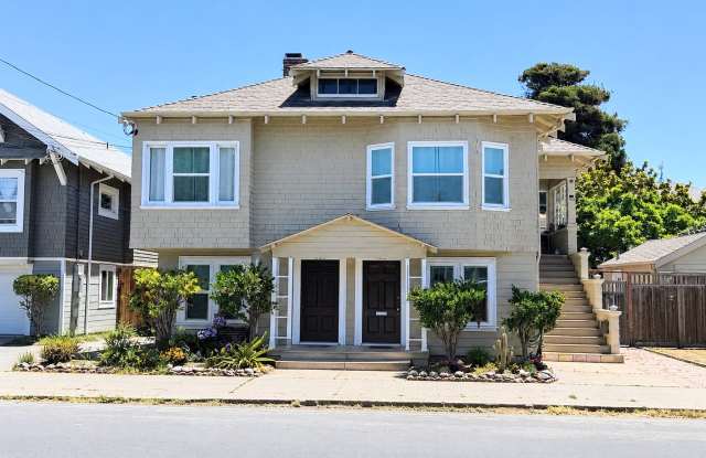 1012 Oak St photos photos